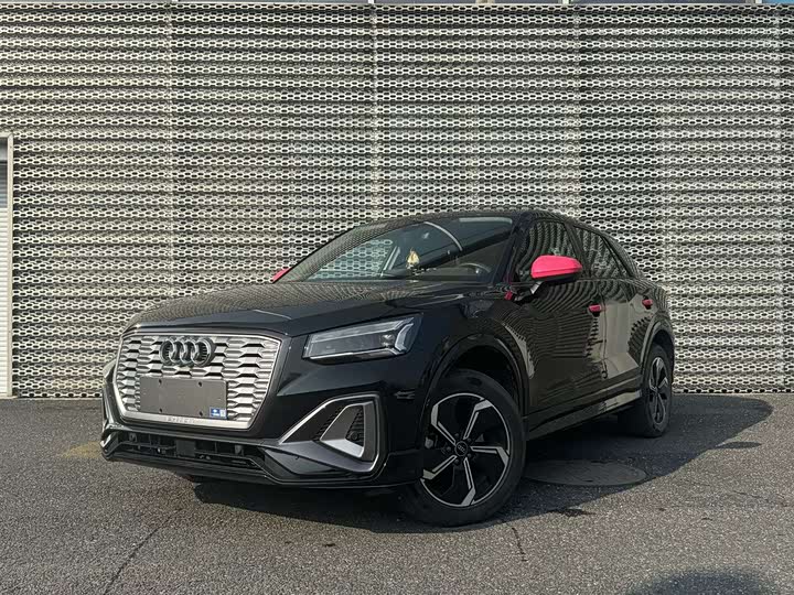 Фото 1 - Audi Q2L e-tron