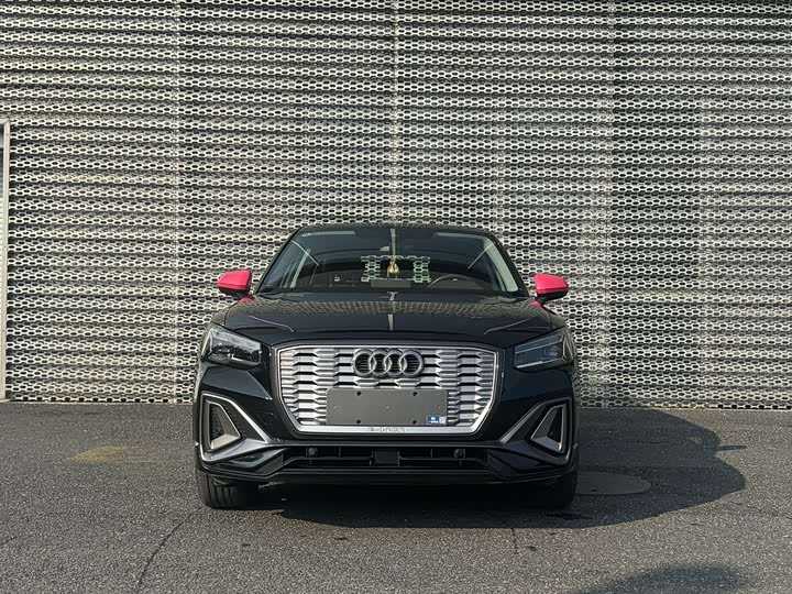 Фото 2 - Audi Q2L e-tron