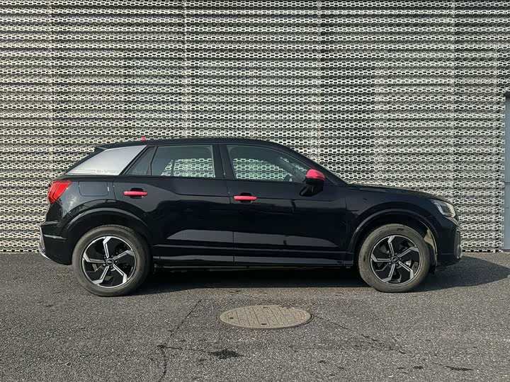 Фото 4 - Audi Q2L e-tron