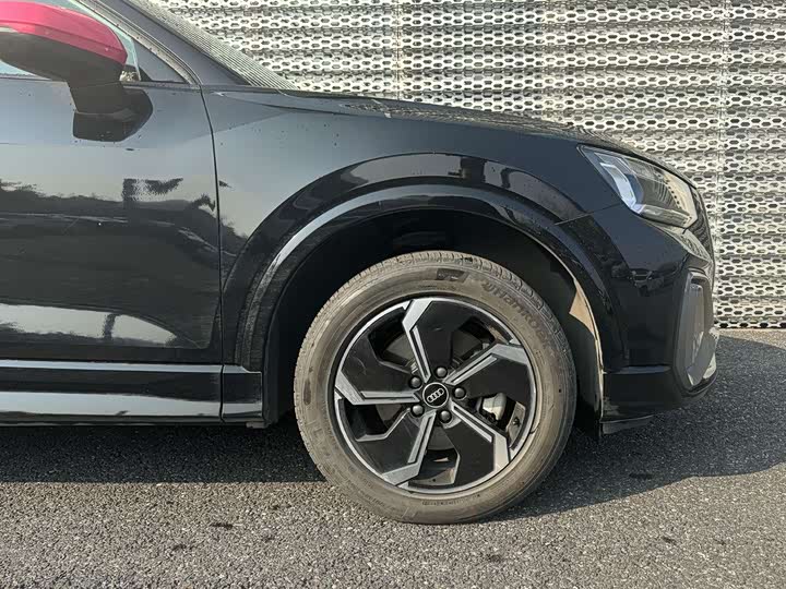 Фото 5 - Audi Q2L e-tron
