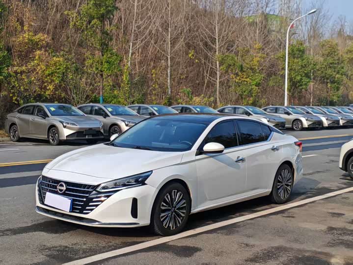 Фото 2 - Nissan Teana