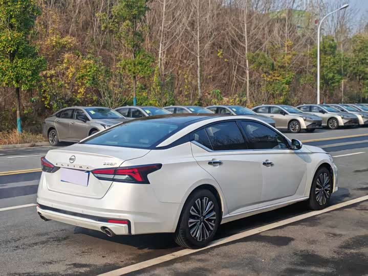 Фото 8 - Nissan Teana