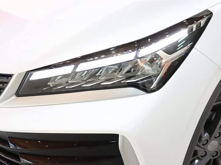 Фото 7 - Geely Coolray