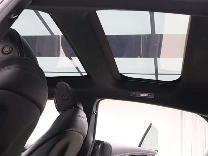 Фото 8 - Mercedes-Benz AMG GT