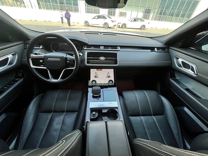 Фото 9 - Land Rover Range Rover Velar