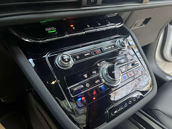 Фото 8 - Lincoln Corsair