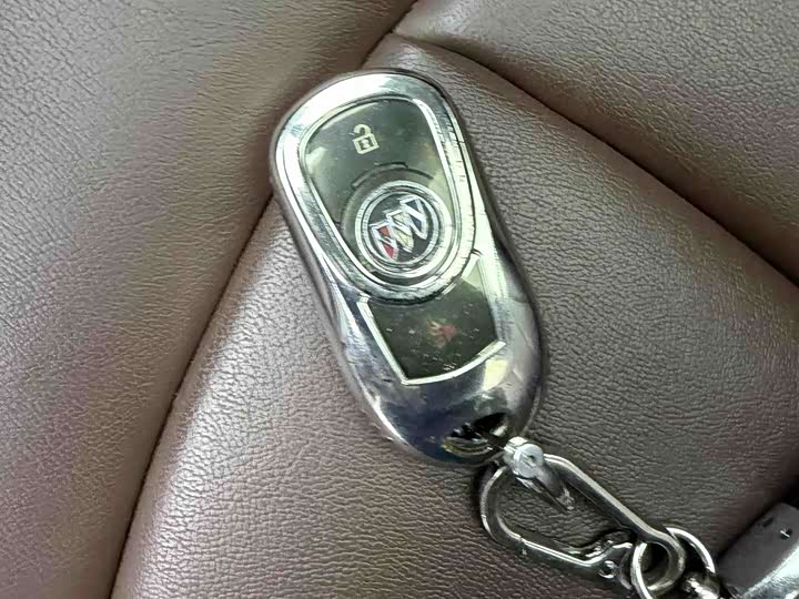 Фото 9 - Buick Envision Plus