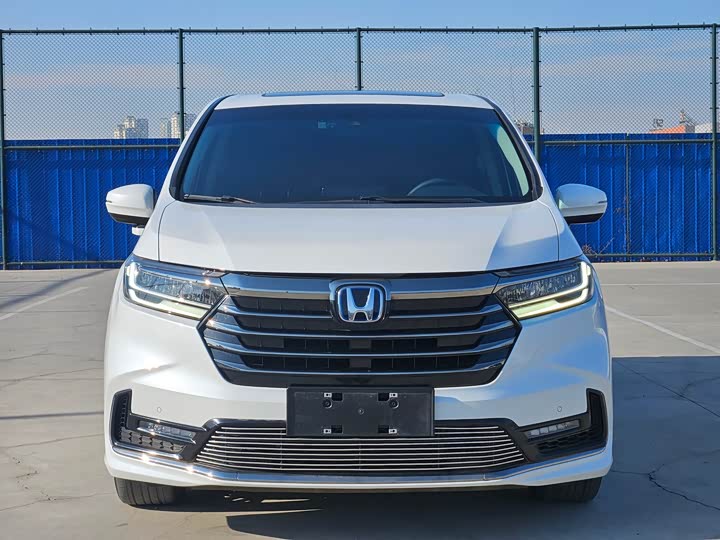 Фото 2 - Honda Odyssey