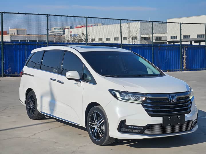Фото 3 - Honda Odyssey