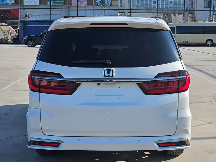 Фото 5 - Honda Odyssey