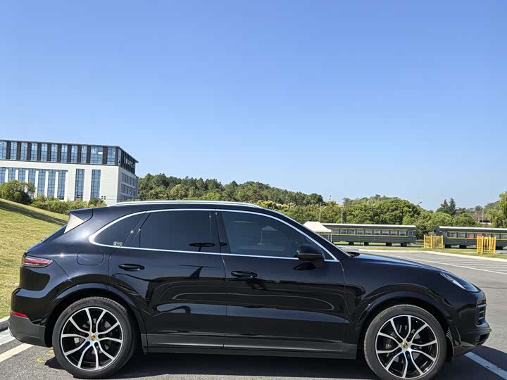 Фото 8 - Porsche Cayenne