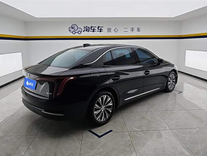 Фото 3 - Hongqi E-QM5