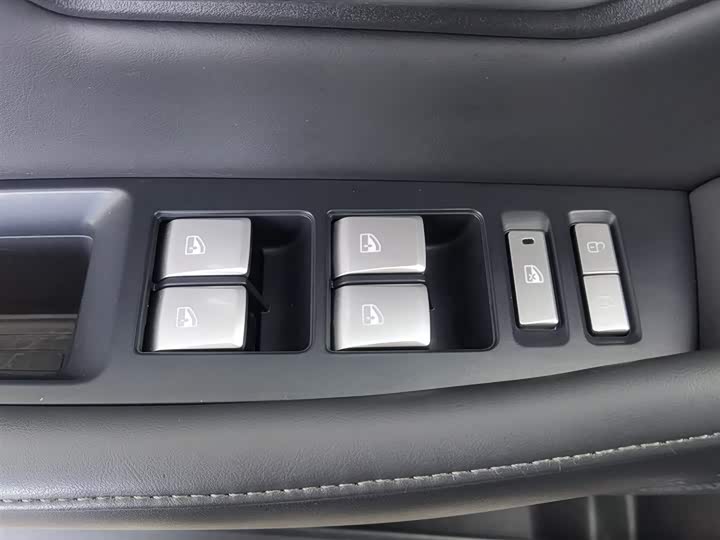 Фото 9 - Changan Deepal SL03