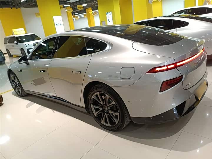 Фото 5 - XPeng P7