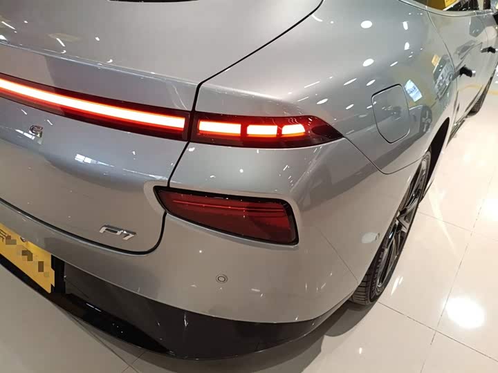 Фото 8 - XPeng P7