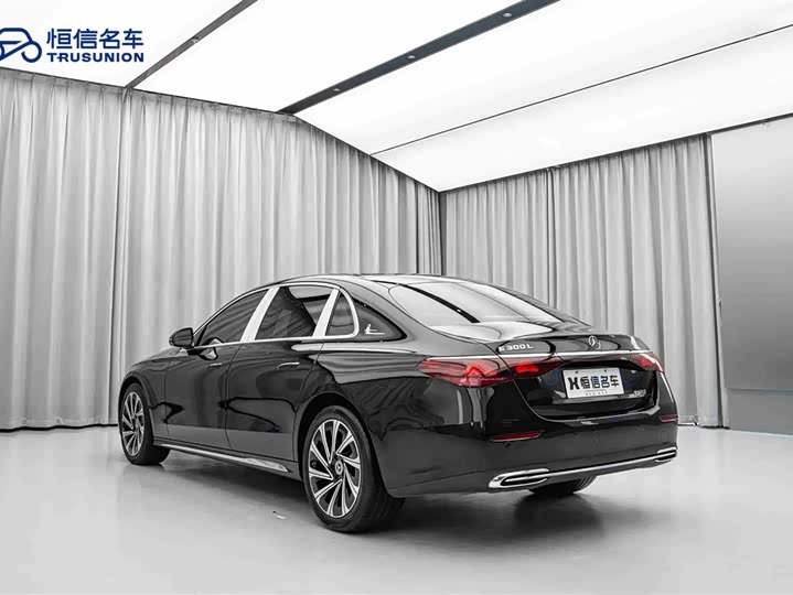 Фото 7 - Mercedes-Benz E-Class