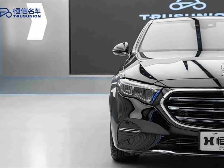 Фото 8 - Mercedes-Benz E-Class