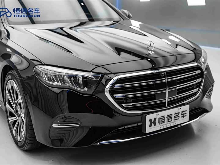 Фото 9 - Mercedes-Benz E-Class