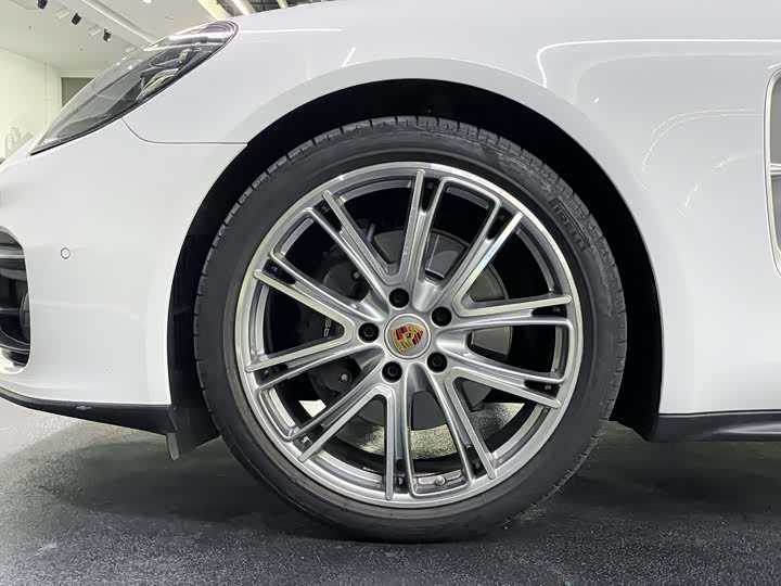 Фото 5 - Porsche Panamera