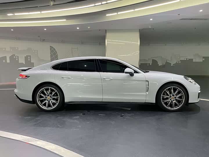 Фото 6 - Porsche Panamera