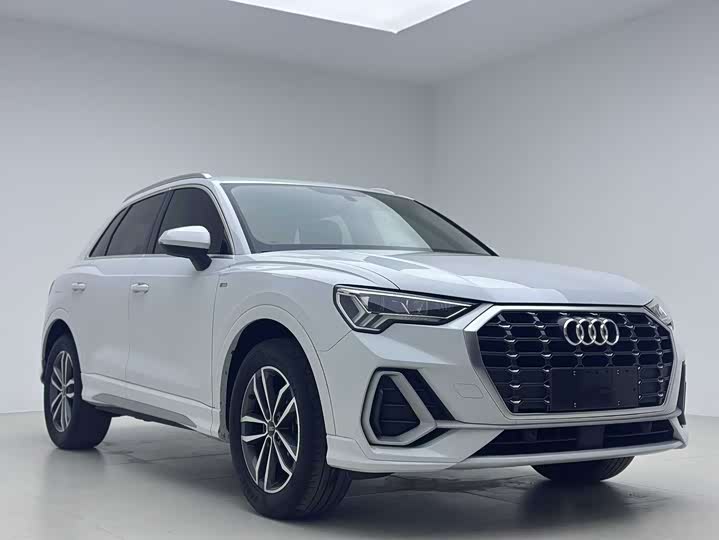 Фото 2 - Audi Q3