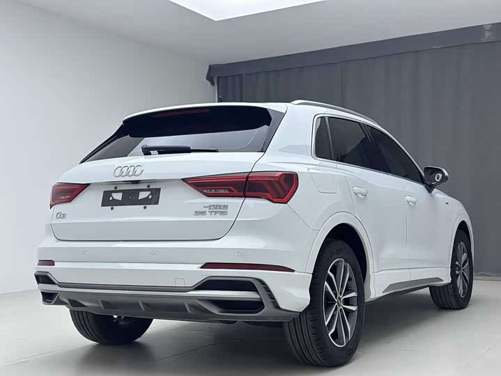 Фото 9 - Audi Q3