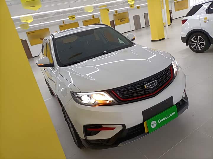 Фото 4 - Geely Atlas