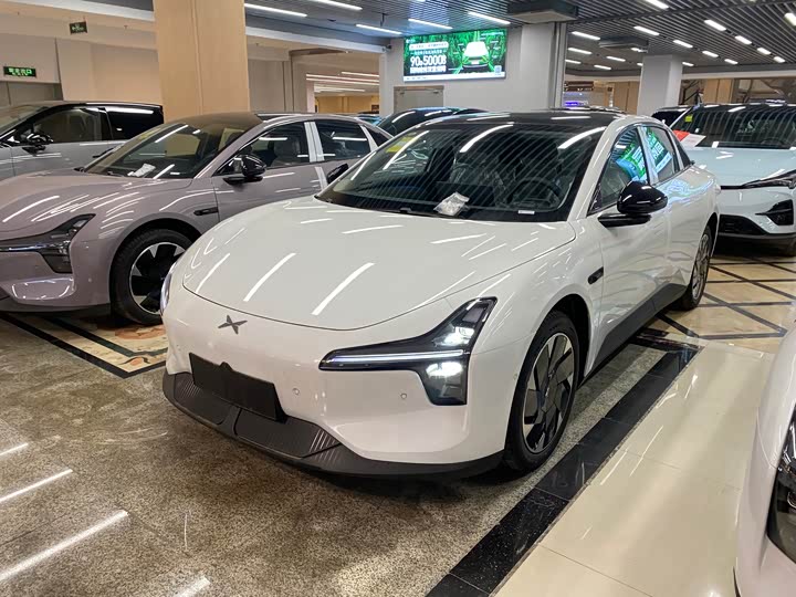 Фото 1 - XPeng Mona M03