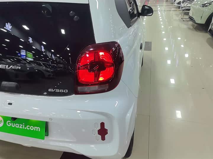 Фото 8 - Roewe Clever