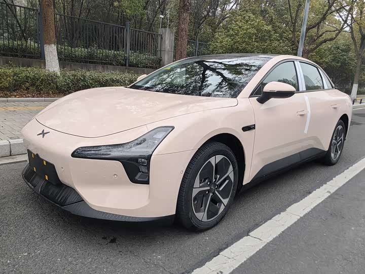 Фото 1 - XPeng Mona M03