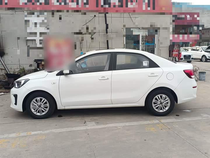 Фото 5 - Kia Pegas