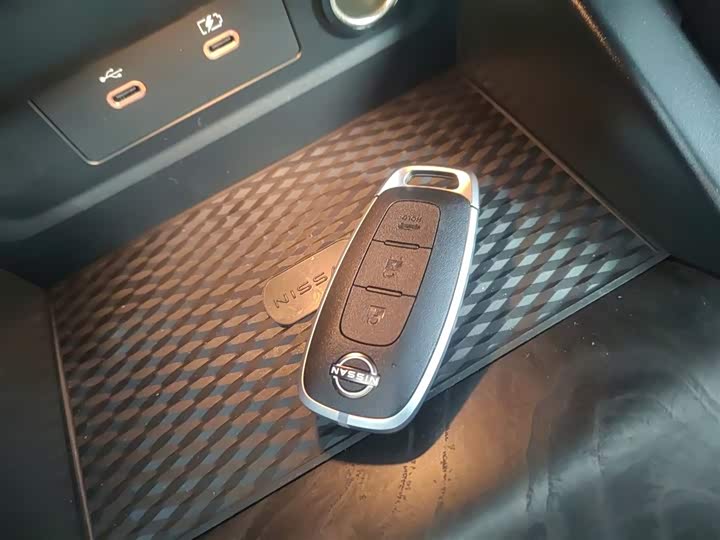 Фото 9 - Nissan Teana