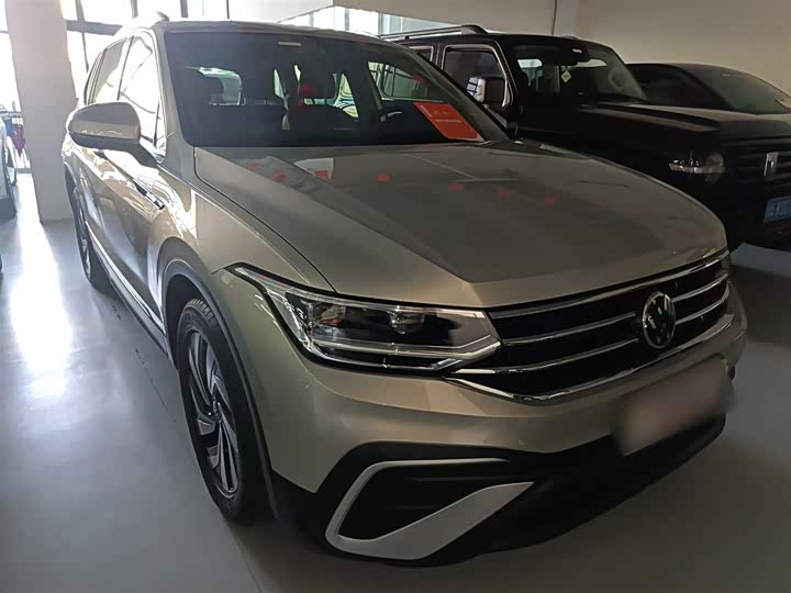 Фото 4 - Volkswagen Tiguan L Pro