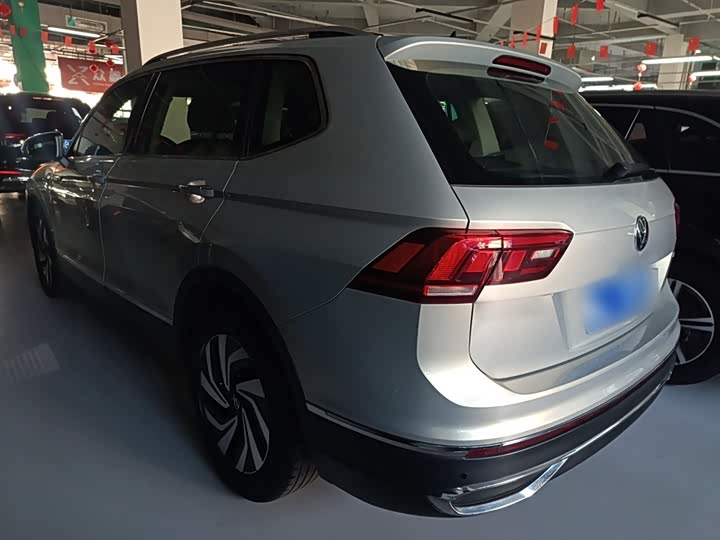 Фото 5 - Volkswagen Tiguan L Pro