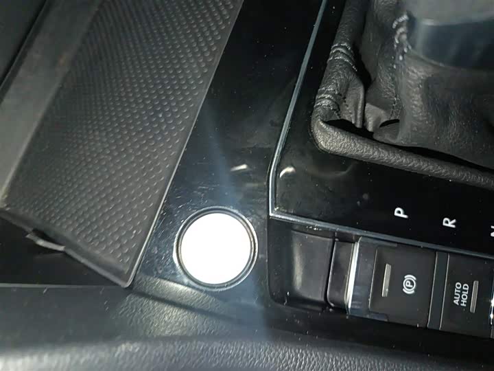 Фото 9 - Volkswagen Tiguan L Pro