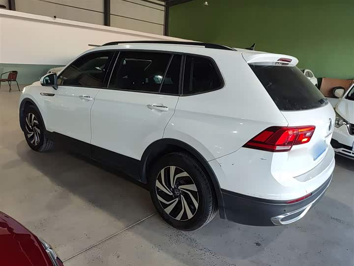 Фото 5 - Volkswagen Tiguan L Pro