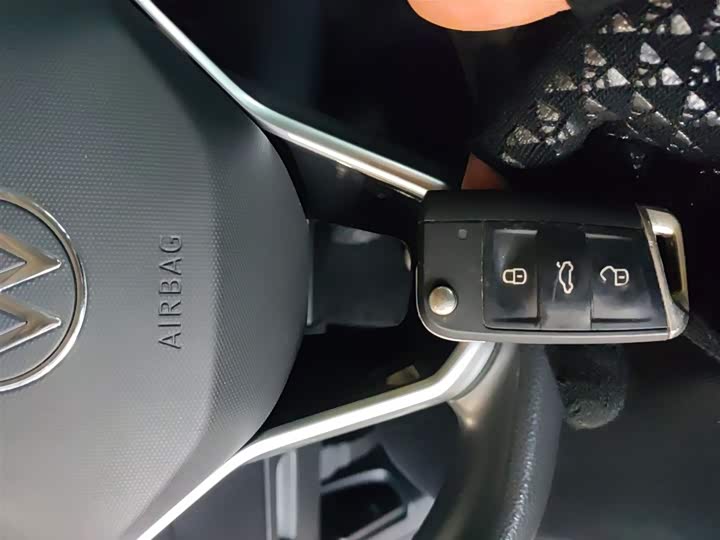 Фото 9 - Volkswagen Tiguan L Pro