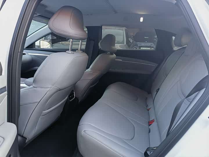 Фото 7 - XPeng Mona M03