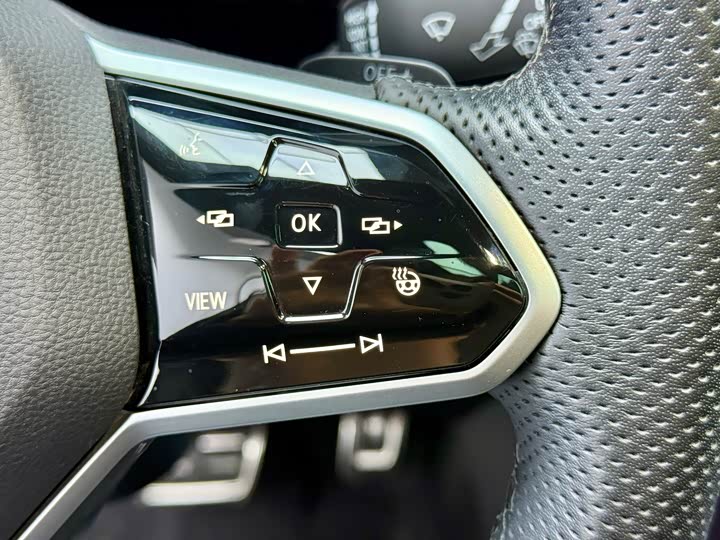 Фото 6 - Volkswagen Golf