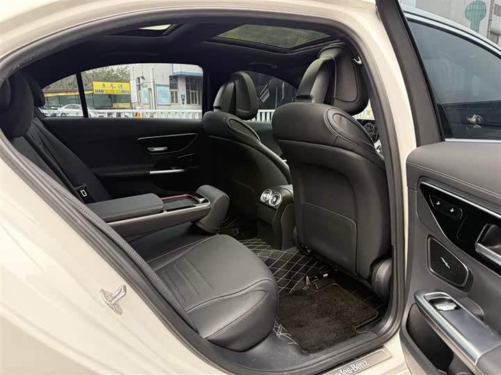 Фото 8 - Mercedes-Benz C-Class