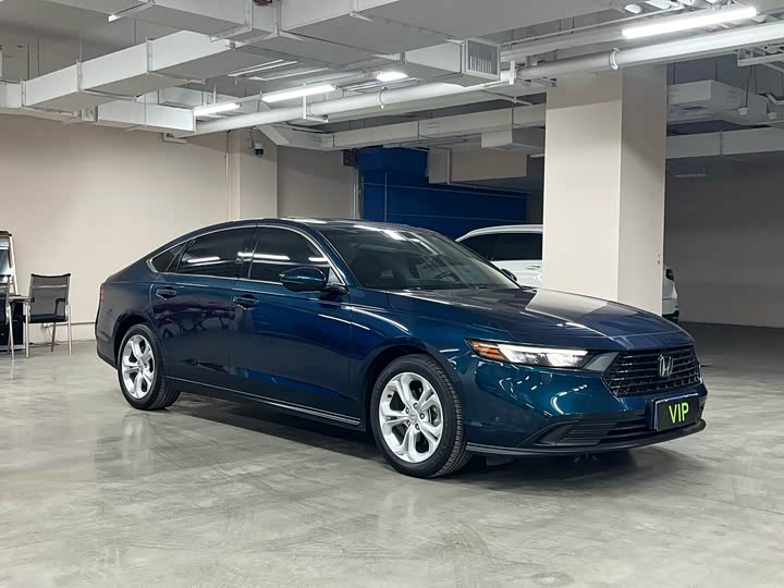 Фото 3 - Honda Accord