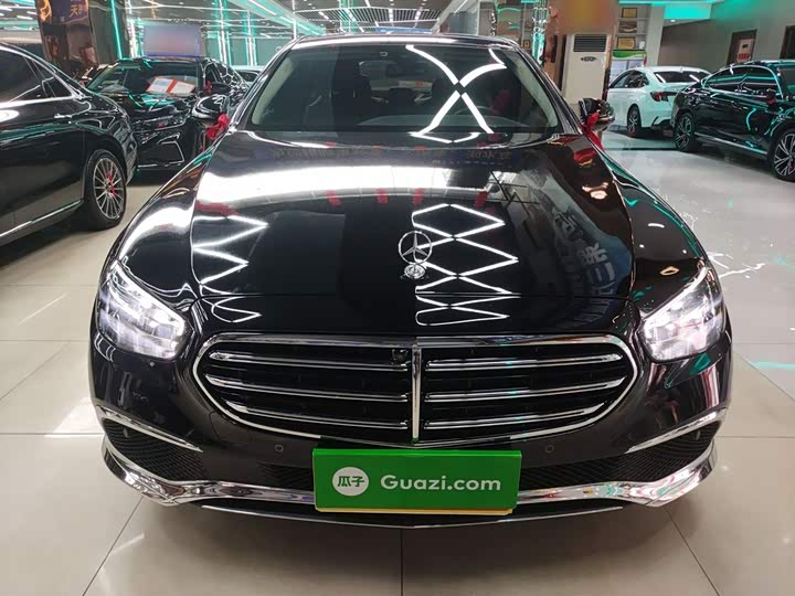 Фото 3 - Mercedes-Benz E-Class