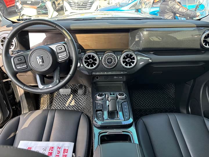 Фото 8 - Tank 300