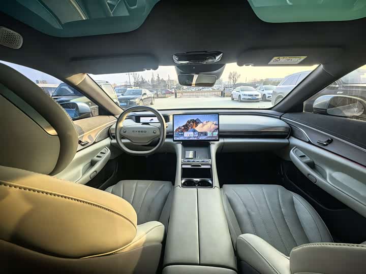 Фото 9 - Exeed Sterra ES