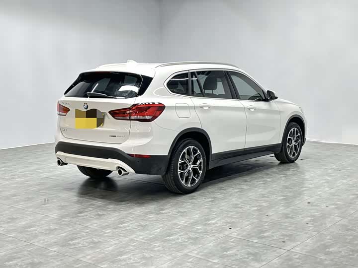 Фото 2 - BMW X1