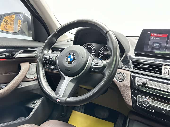 Фото 8 - BMW X1