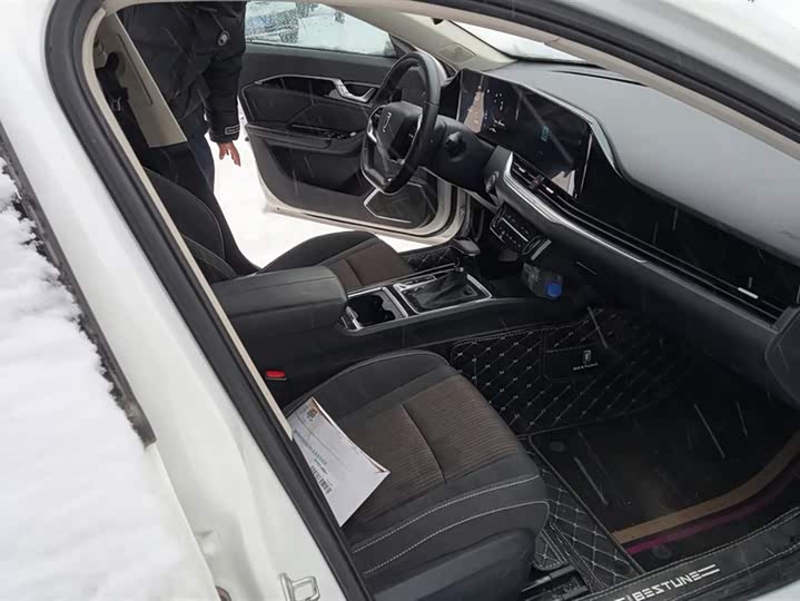 Фото 8 - Bestune B70