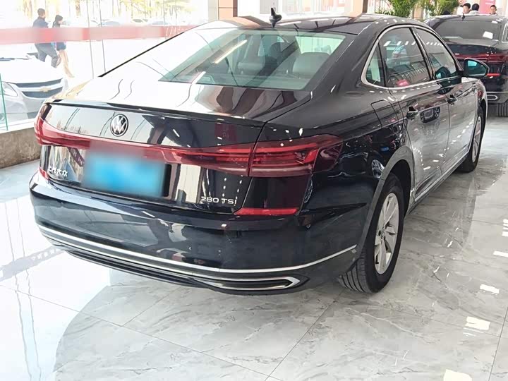 Фото 7 - Volkswagen Passat