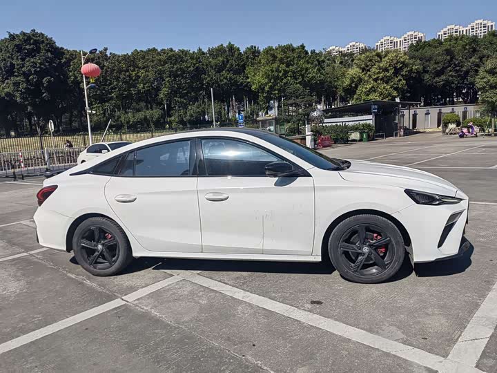 Фото 4 - MG Motor 5 Scorpio