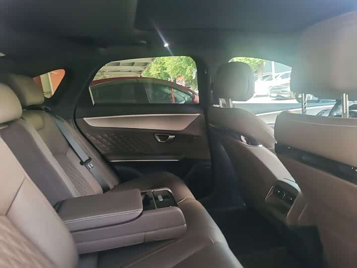 Фото 7 - BYD Han